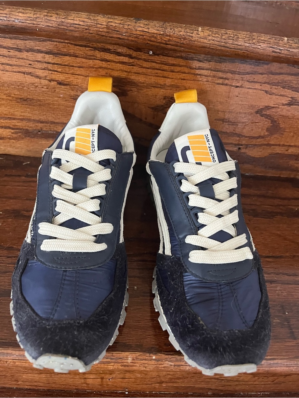 Oncept NYC Toronto Retro Trainer  Women’s  Size 10 Navy Leather  Runner Sneakers